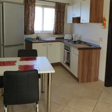 Daire Mellieha Holiday Home *